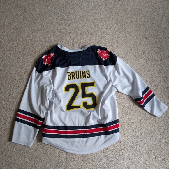 2025 Boston "Bruins Night" Red Sox hockey jersey
Smoke free home - Picture 2 of 4